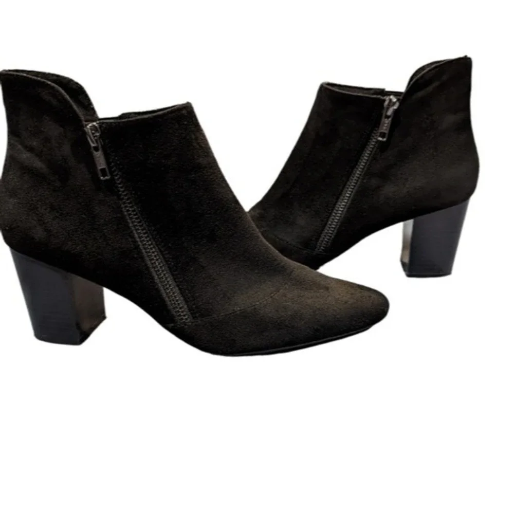 Rockport Black Micro Suede Ankle Boots Size 7 Block Heel Side Zip Closure Gail - Picture 2 of 16